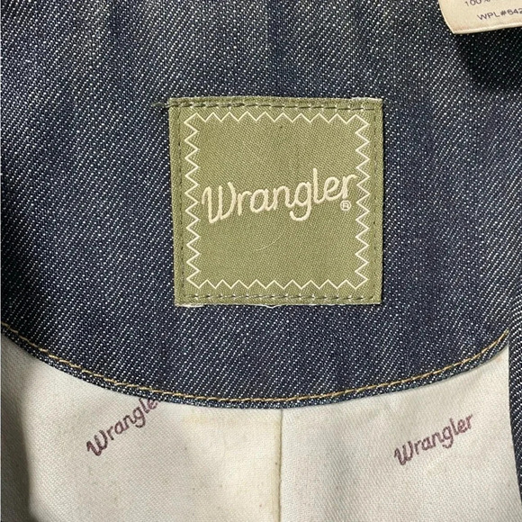 Wrangler RARE denim blazer jean jacket. Super cute details. Women’s Small - Picture 12 of 16
